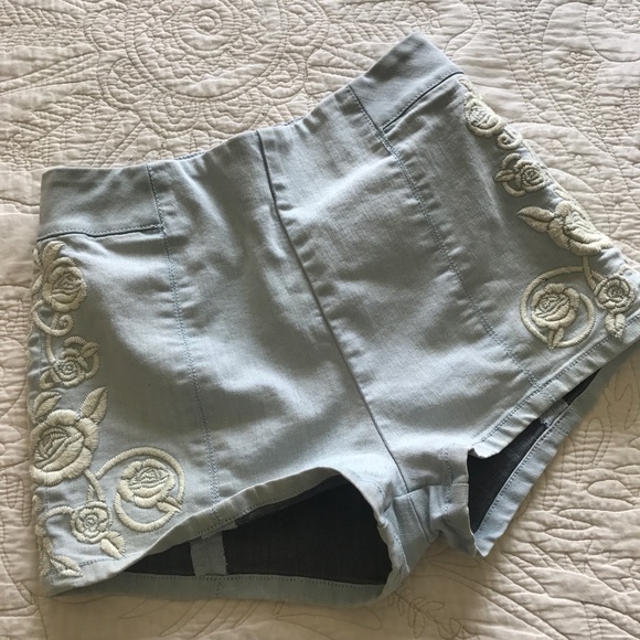 Urban Outfitters Pants - Kimchi Blue hot pants/ shorts from Urban Outfitter